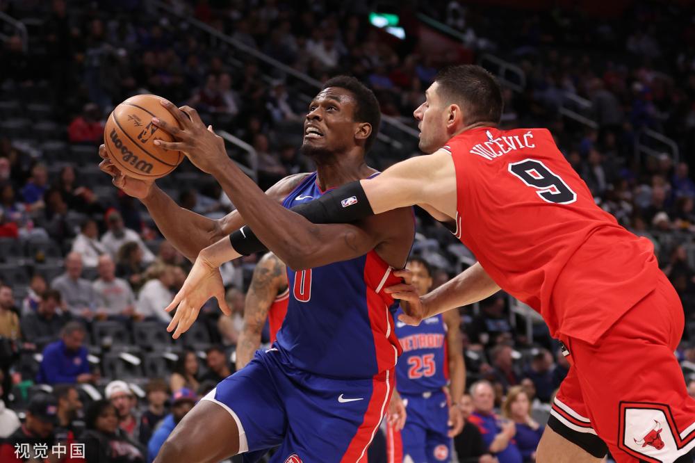 也看到了他 也看到了他