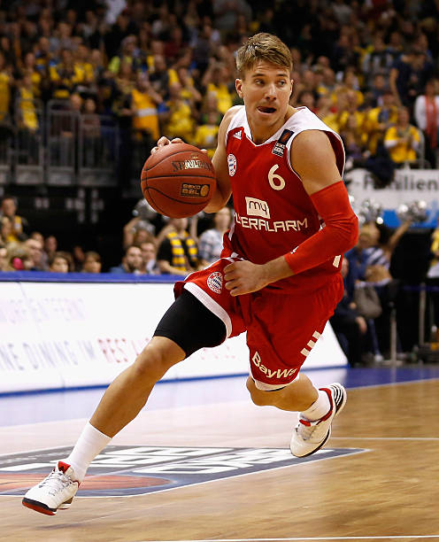 在关键比赛 在关键比赛