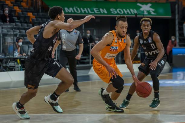 少在国内顶 少在国内顶